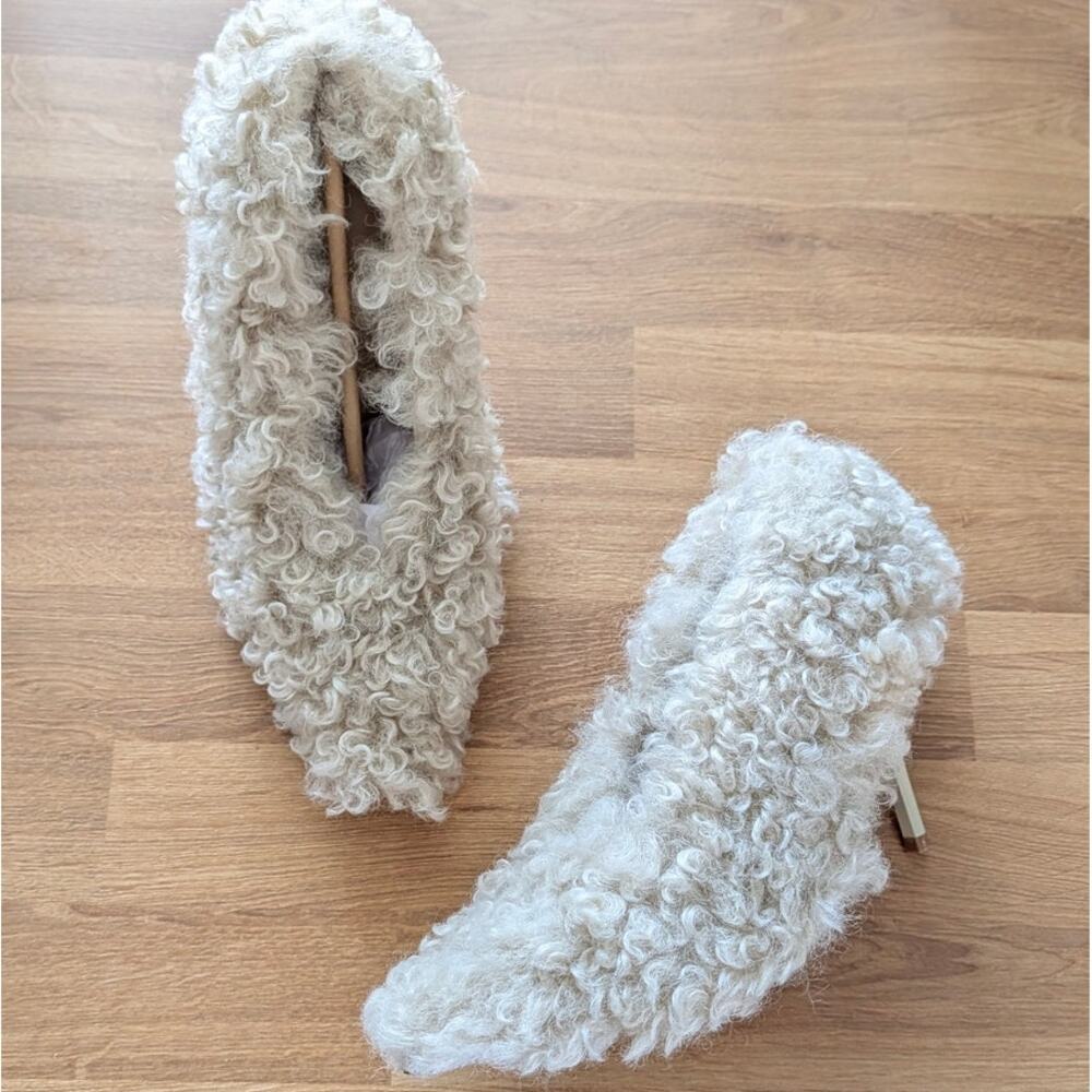 NIB Steve Madden Achilles Off-white Shoes Womens 6 Fluffy Faux Fur Heeled Pumps - Picture 3 of 6